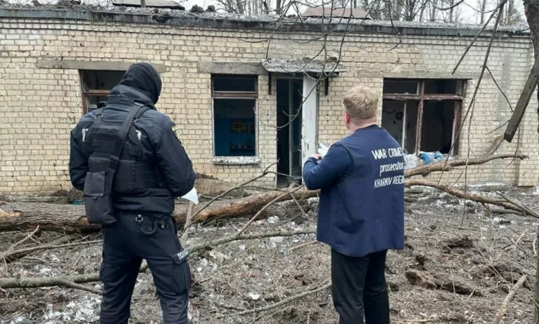 Russian Army Hit Kharkiv With a S-300 Missile 