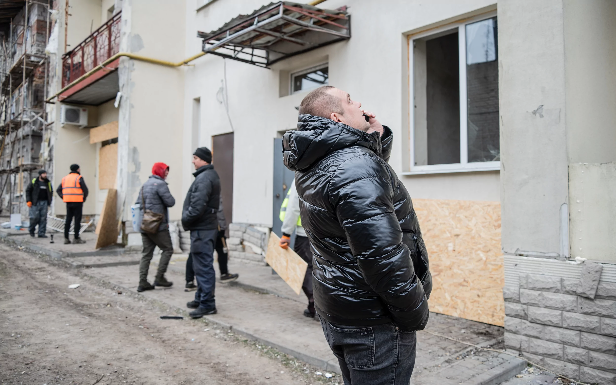 зображення до посту: Нічний обстріл Харкова: як усувають наслідки в Холодногірському районі — фото