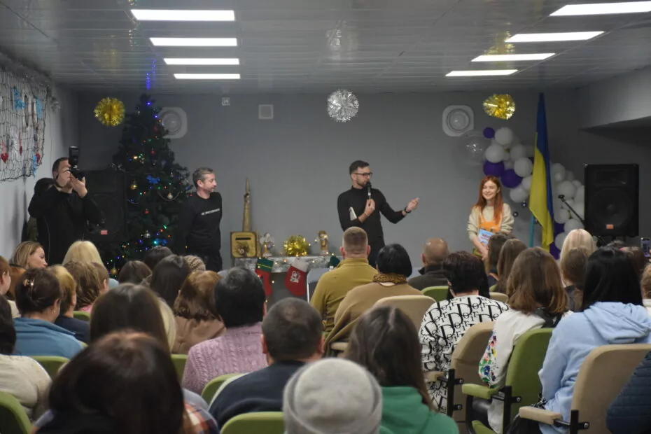 зображення до посту: Ukrainian Writer Serhiy Zhadan Visits Community Bordering Russia in Kharkiv Oblast