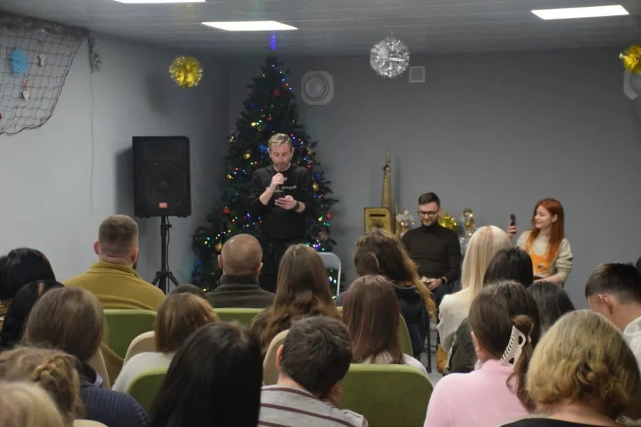 зображення до посту: Ukrainian Writer Serhiy Zhadan Visits Community Bordering Russia in Kharkiv Oblast