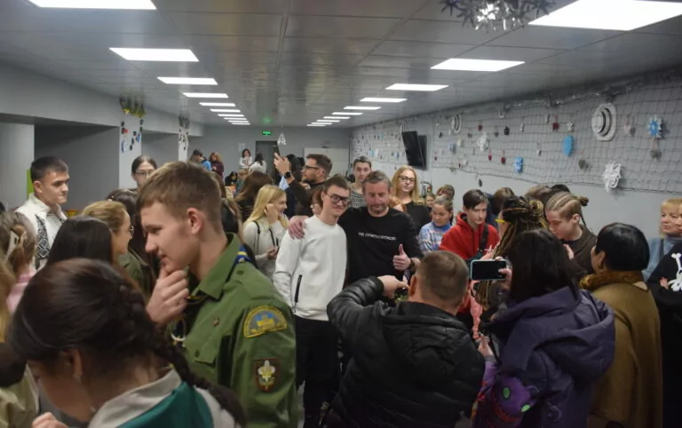Сергій Жадан відвідав прикордонну громаду Харківщини з творчою зустріччю — фото