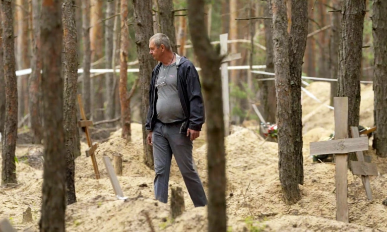 46 тіл з масового поховання в Ізюмі залишаються не ідентифікованими
