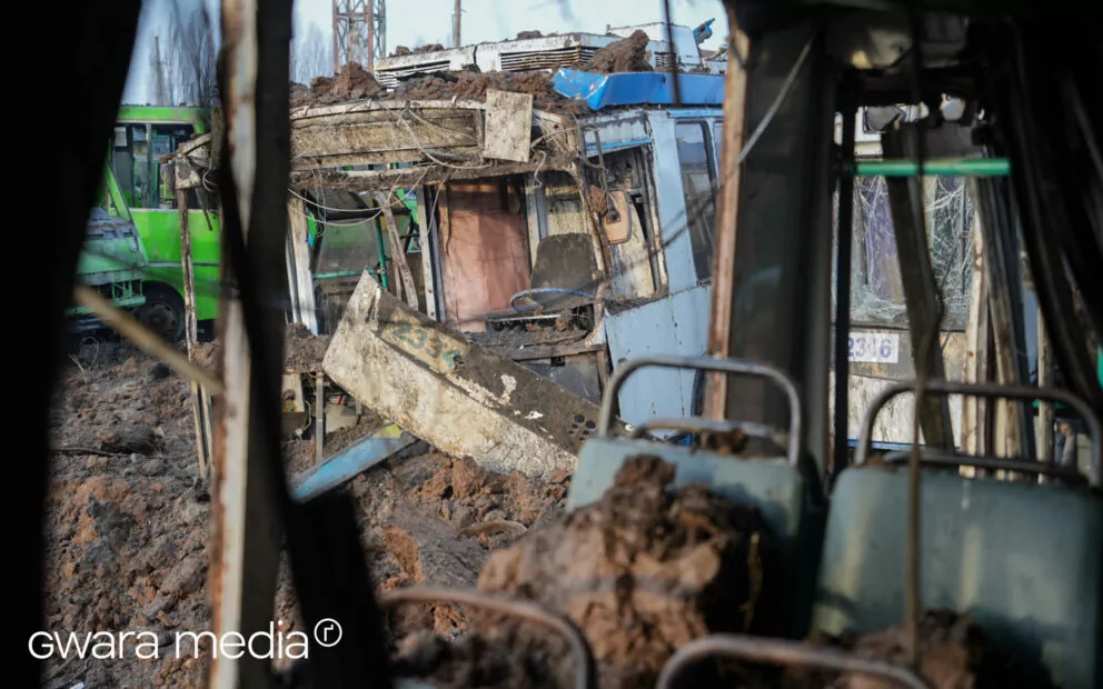 зображення до посту: Ракетні удари по депо на Салтівці у Харкові: фото наслідків влучань