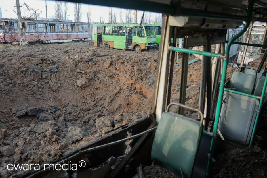 зображення до посту: Russian Army Shells Public Transport Depot in Kharkiv with Missile