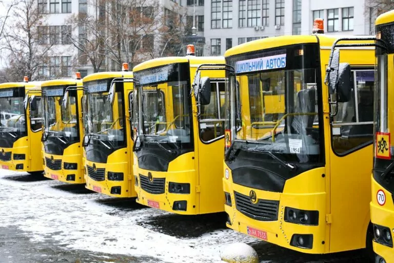 Понад півтора мільярда гривень спрямовано на придбання шкільних автобусів — Шмигаль