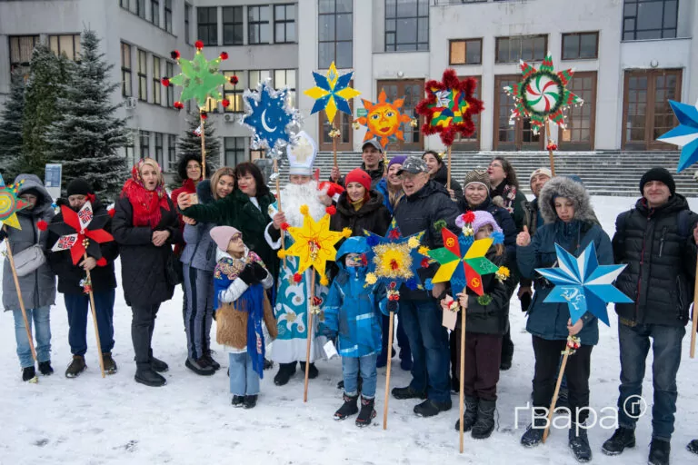 У Харкові відбувся різдвяний автопробіг – фото