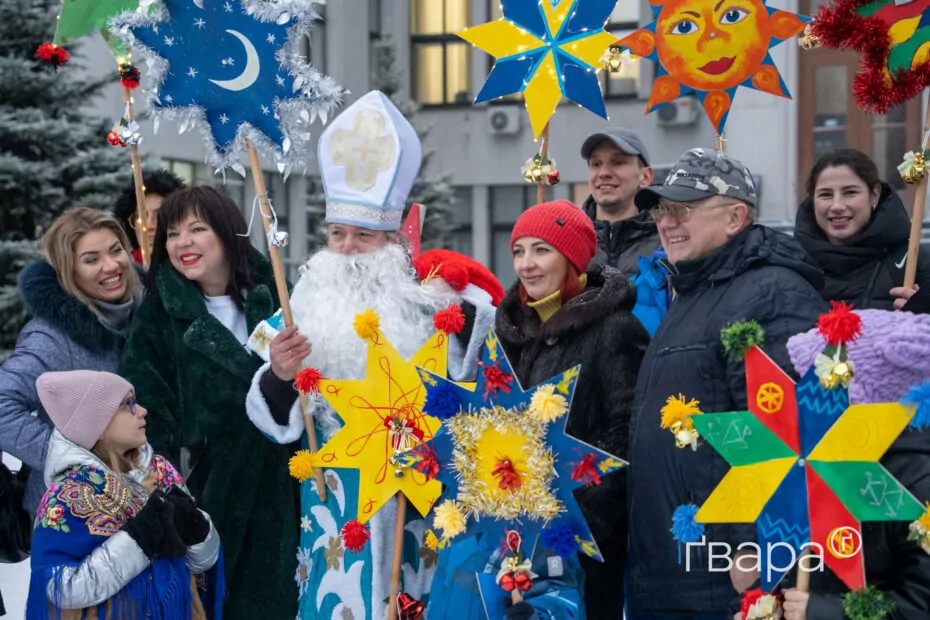 зображення до посту: У Харкові відбувся різдвяний автопробіг – фото