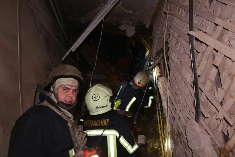зображення до посту: У ДСНС показали наслідки ракетних ударів по Харкову — фото