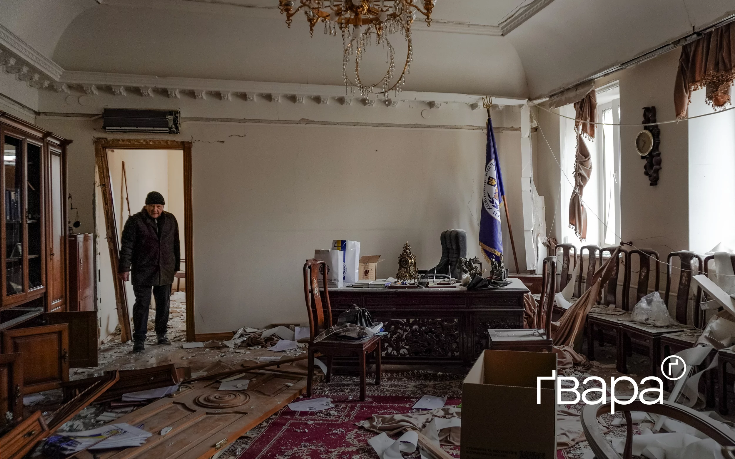 зображення до посту: «Така форма помсти»: у Харкові внаслідок обстрілів пошкоджено Президію Національної академії правових наук
