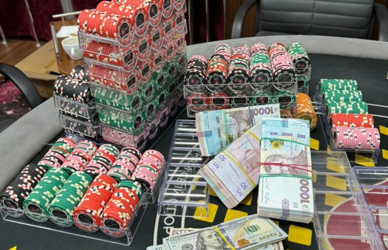 Бюро економічної безпеки України викрило покер-клуб у Харкові