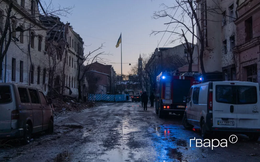 зображення до посту: У Харкові внаслідок обстрілу нічного обстрілу міста постраждало 17 людей та пошкоджено щонайменше 19 житлових будинків — фото