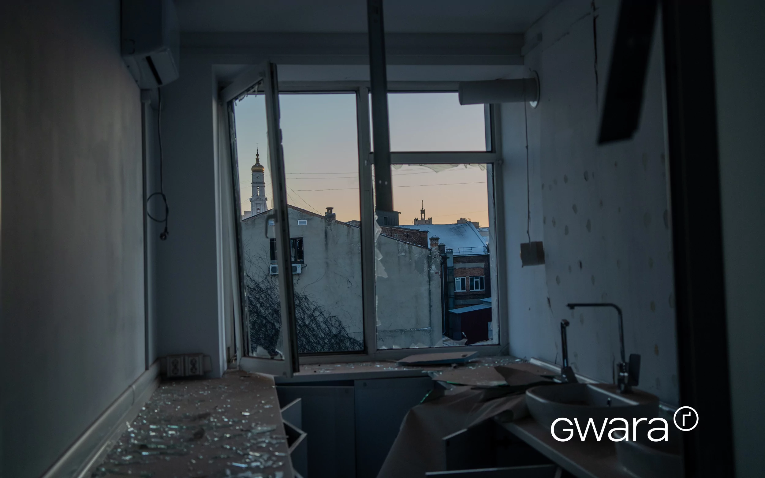 зображення до посту: In Photos: Russians Shelled Kharkiv at Night