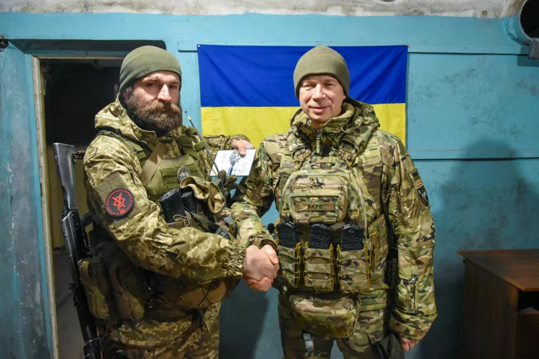 Військового з Харківщини нагородили «Срібним хрестом»