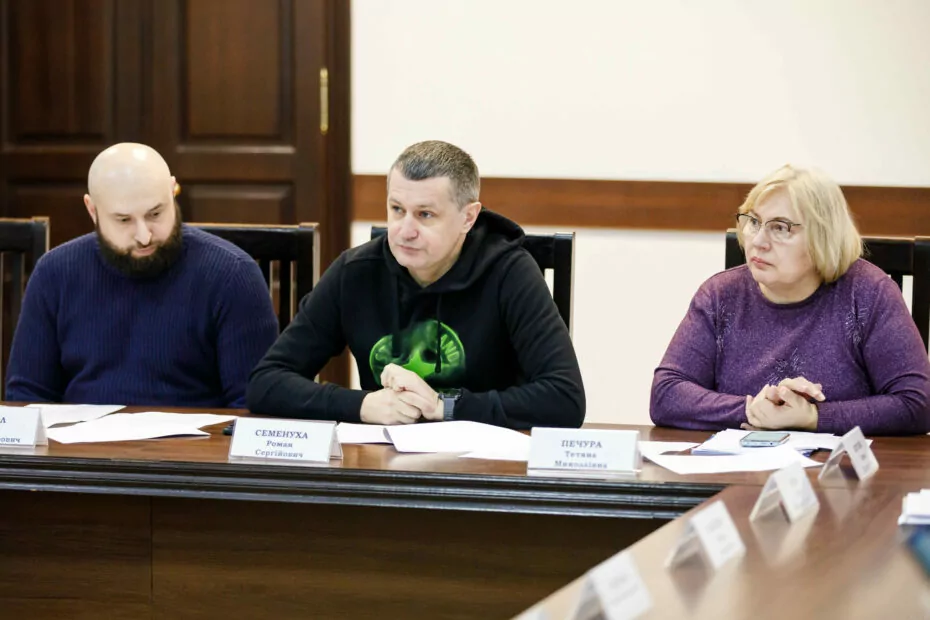 зображення до посту: Скільки заробило керівництво Харківської області у 2023 році: Олег Синєгубов та його заступники