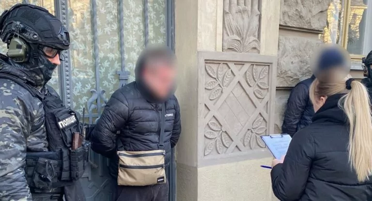 Поліція затримала мешканців Харкова за підозрою в розбійних нападах на «криптовалютників»
