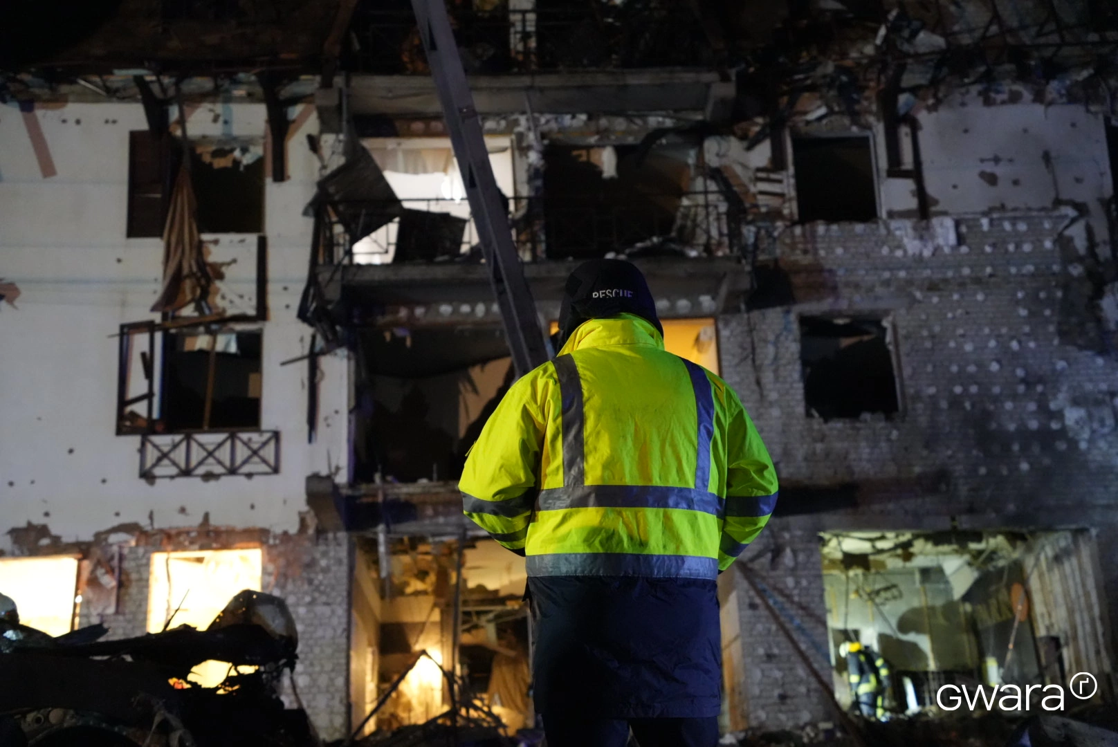 зображення до посту: Russian Army Hit Kharkiv Hotel: Journalists and Aid Workers Hub Destroyed – Photos