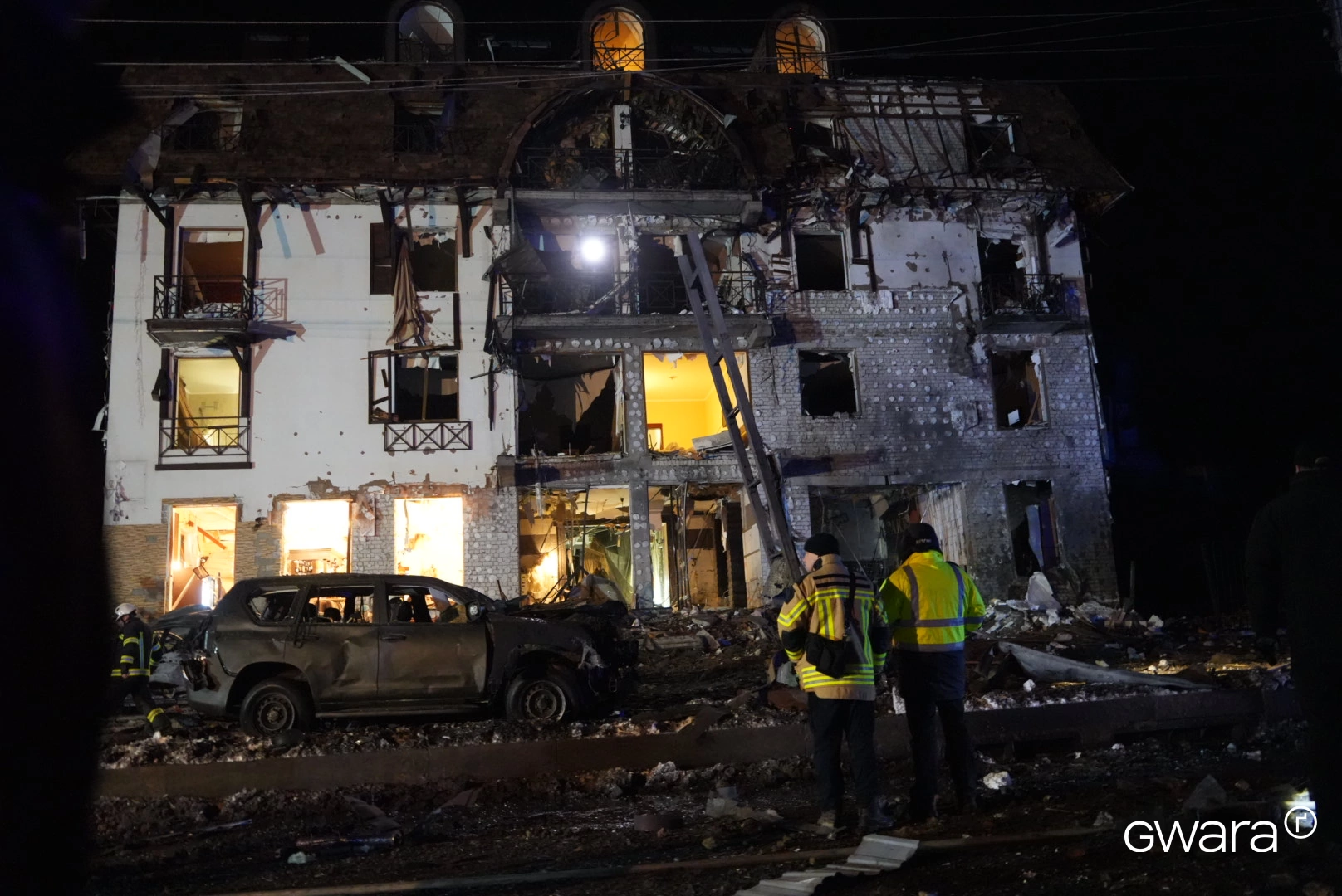 зображення до посту: Russian Army Hit Kharkiv Hotel: Journalists and Aid Workers Hub Destroyed – Photos