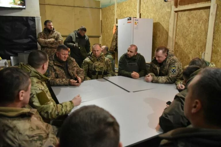 Залужний та Умєров відвідали позиції військових на Куп’янському напрямку