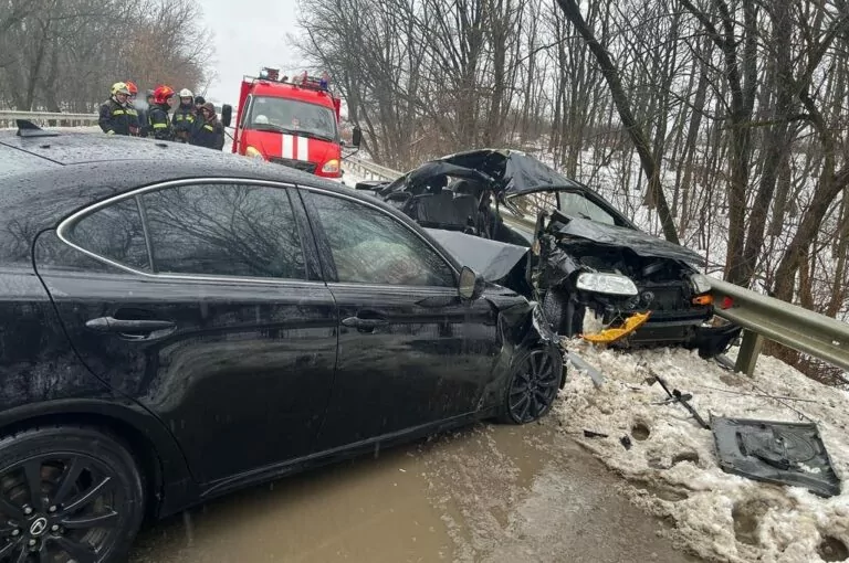 У ДТП в Ізюмському районі загинули двоє людей — поліція