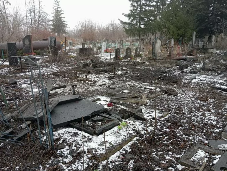 Чотири людини постраждали внаслідок російських обстрілів Харківської області