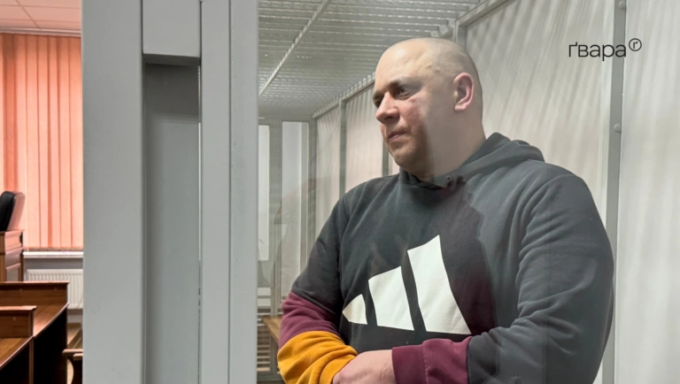 Адвокат ексначальника СБУ Харківщини Дудіна показав документи, які намагалися долучити до справи