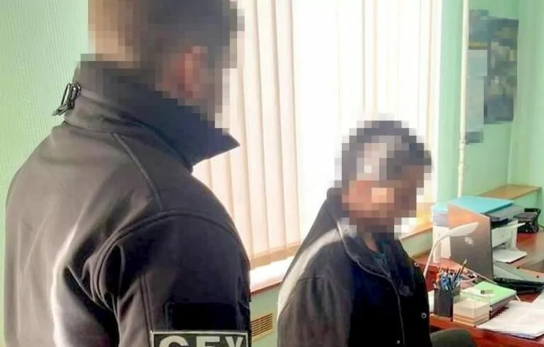 SBU Detained Man on Suspicion of Repairing Damaged Russian Equipment