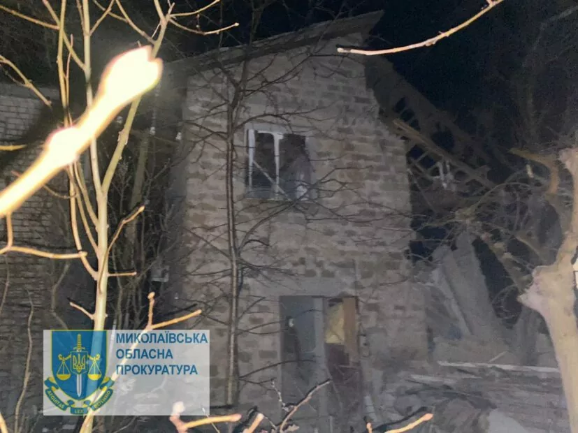 зображення до посту: Фейк. «Прокуратура «спалилась» на габіонах»: російська БПЛА-атака завдала пошкоджень військовому об’єкту Миколаєва