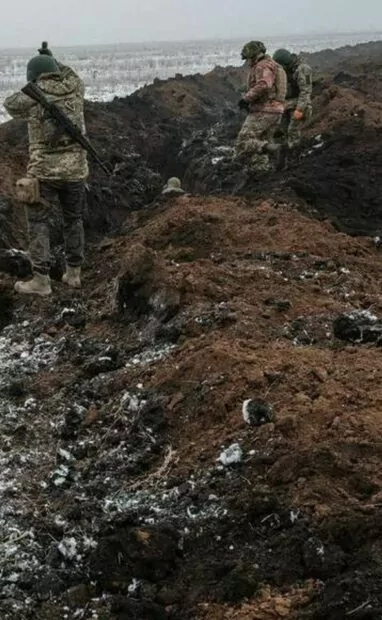 зображення до посту: З 15 лютого українців депортують з Європи, а у Держдепі США вказали Путіна Президентом України. Фейкотня 05.02 – 11.02