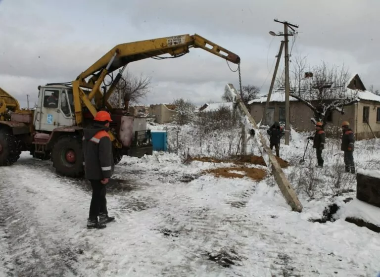 Power Engineers Supplied 1,000 Consumers With Electricity After Russian Attack