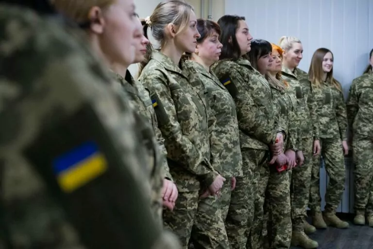 Семеро засуджених жінок вступили до лав ЗСУ — Мін’юст