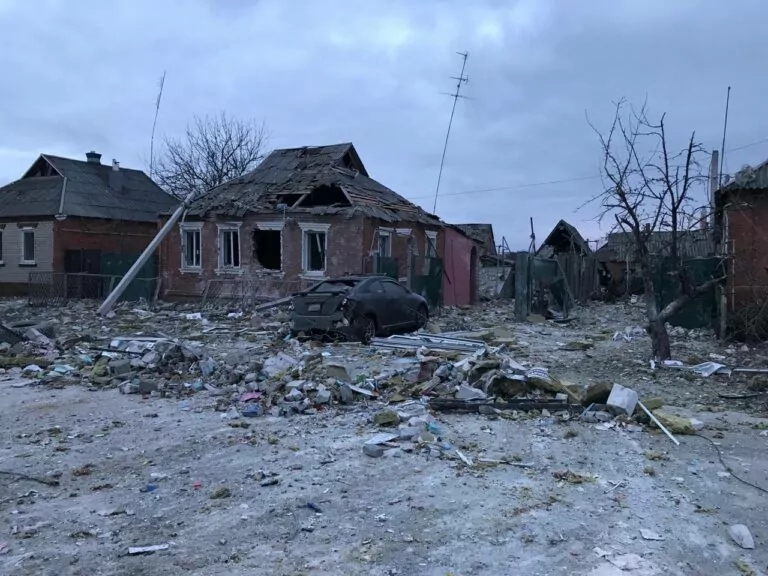 Ракетний удар по Золочеву: правоохоронці показали наслідки
