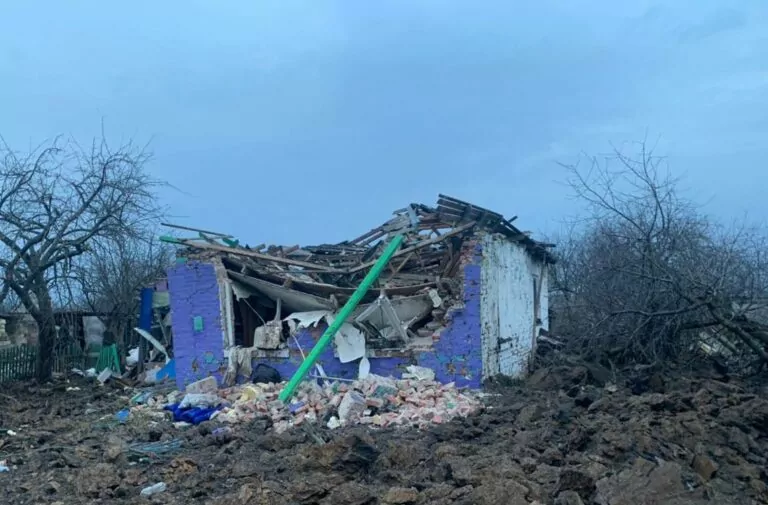 Прокурори показали наслідки авіаударів на Харківщині – фото