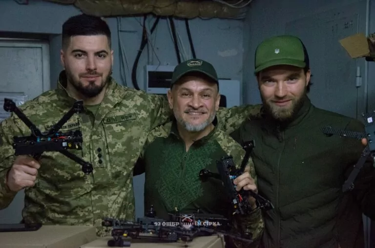 Відомий кухар Ектор Хіменес-Браво відвідав харківську 92 ОШБр