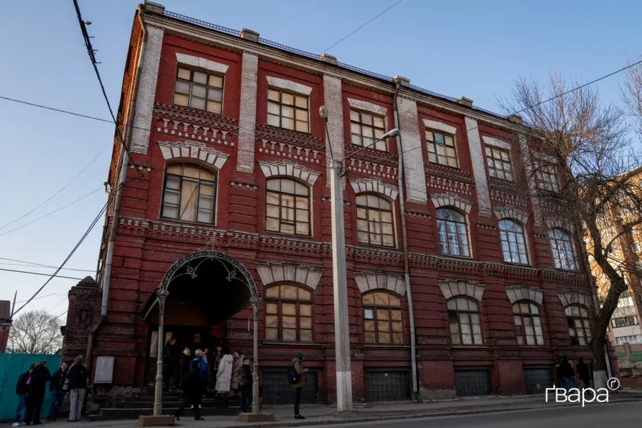 зображення до посту: Як закинуту друкарню в Харкові перетворили на артпростір