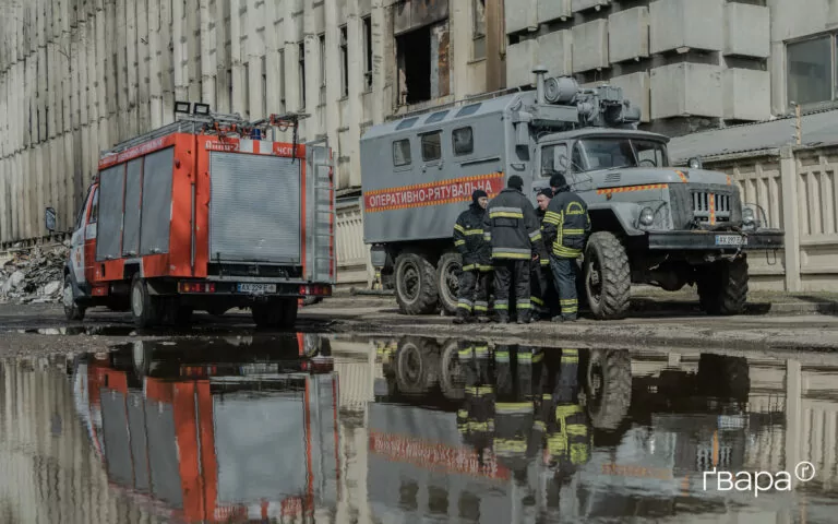 У Харкові продовжують усувати наслідки обстрілу Холодногірського району — фото