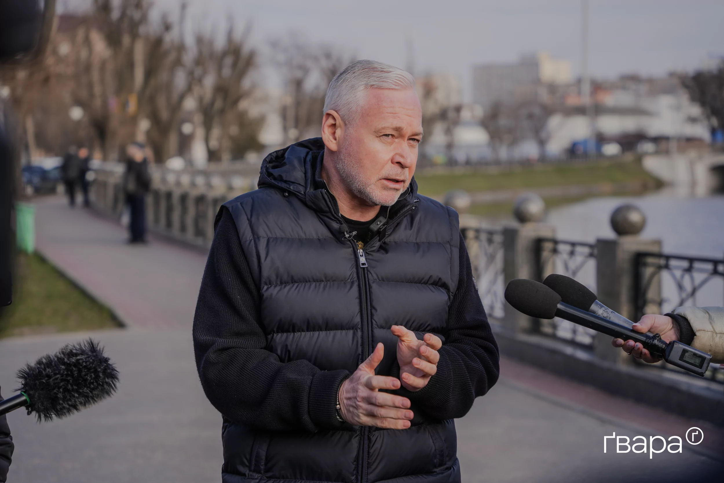 Харківській міський голова Ігор Терехов розповідає журналістам про енергетичну ситуацію на Харківщині.