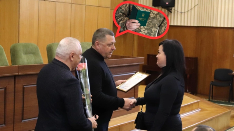 Фейк. На Харківщині нагородили жінок, які викрили своїх чоловіків ухилянтів 