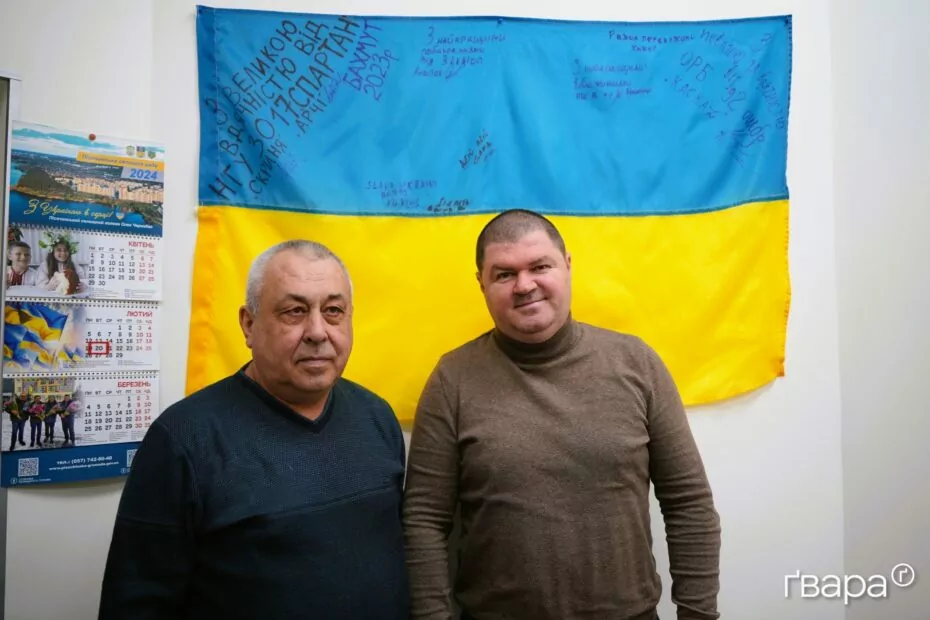 Помічники ветерана Олег Новіков та Олександр Святенко