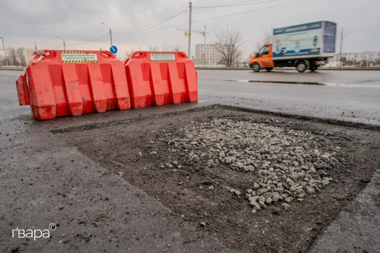 На ремонт доріг у прифронтових регіонах виділять три мільярди грн