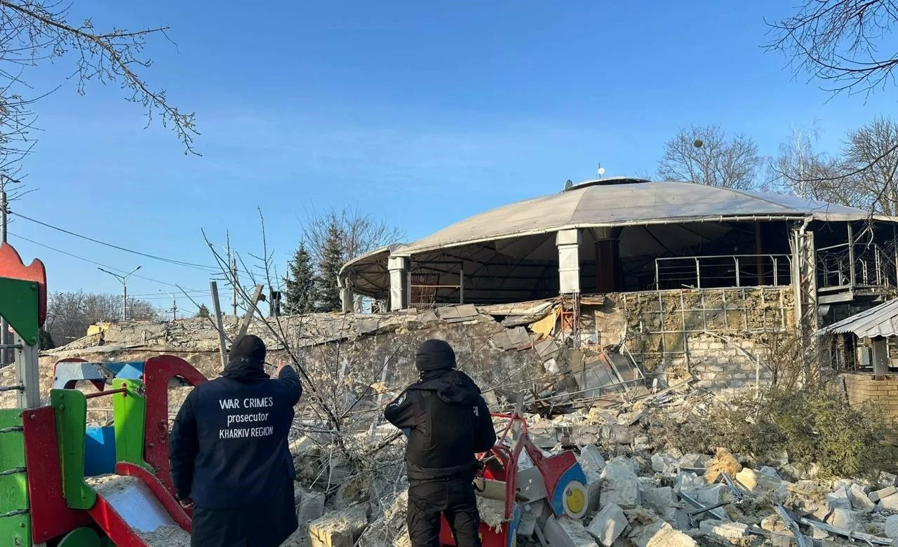 Наслідки влучання російського БпЛА у Харкові 28 березня