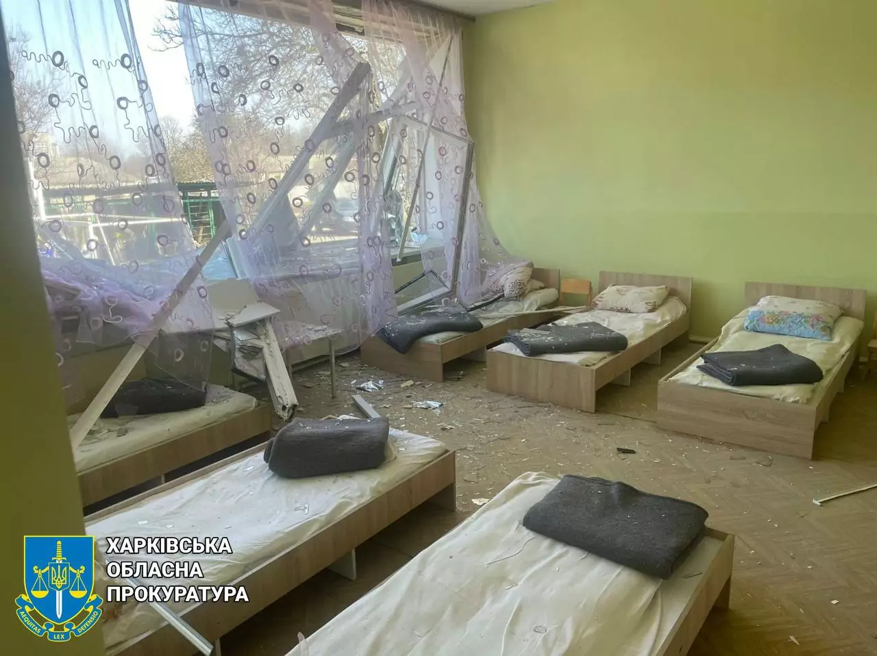 Дитячий садок у Боровій після удару російською ракетою.