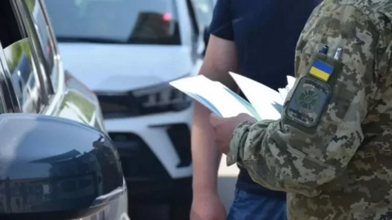 Фейк. 154 повістки за місяць: працівник Львівського ТЦК потрапив на дошку пошани