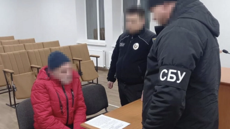 Стежив за бійцями ЗСУ та чергував на російських блокпостах: СБУ затримала мешканця Харківщини