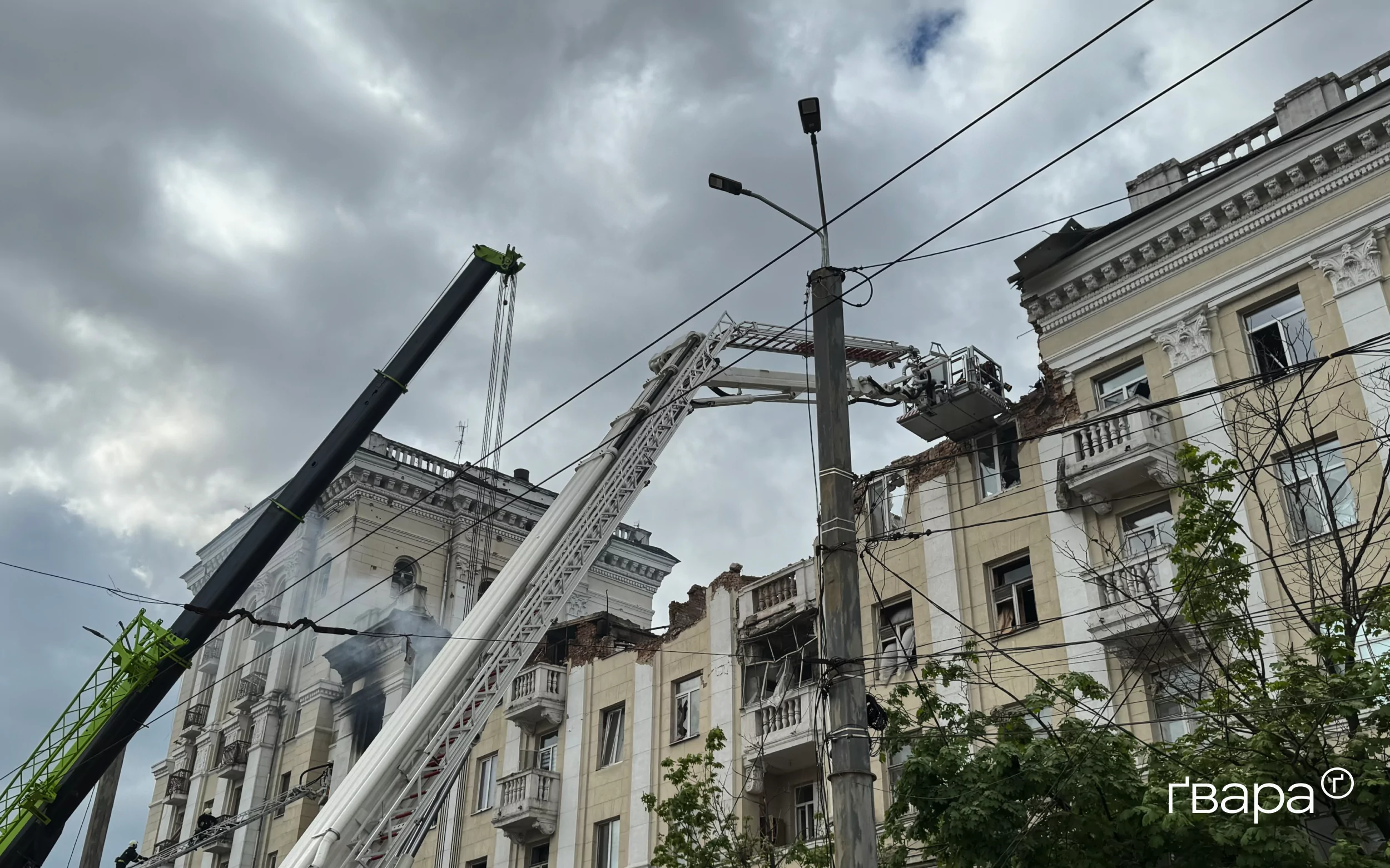 зображення до посту: Росіяни влучили по п’ятиповерхівці у середмісті Дніпра — фото
