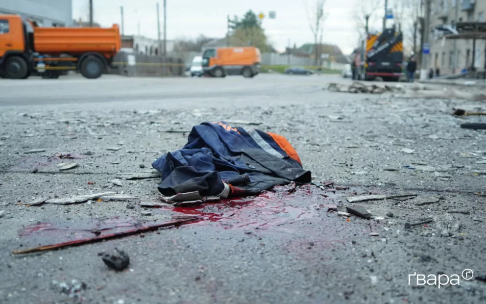 зображення до посту: Загиблі рятувальники, зруйновані будинки та відключення світла: РФ обстріляла Харків – фото