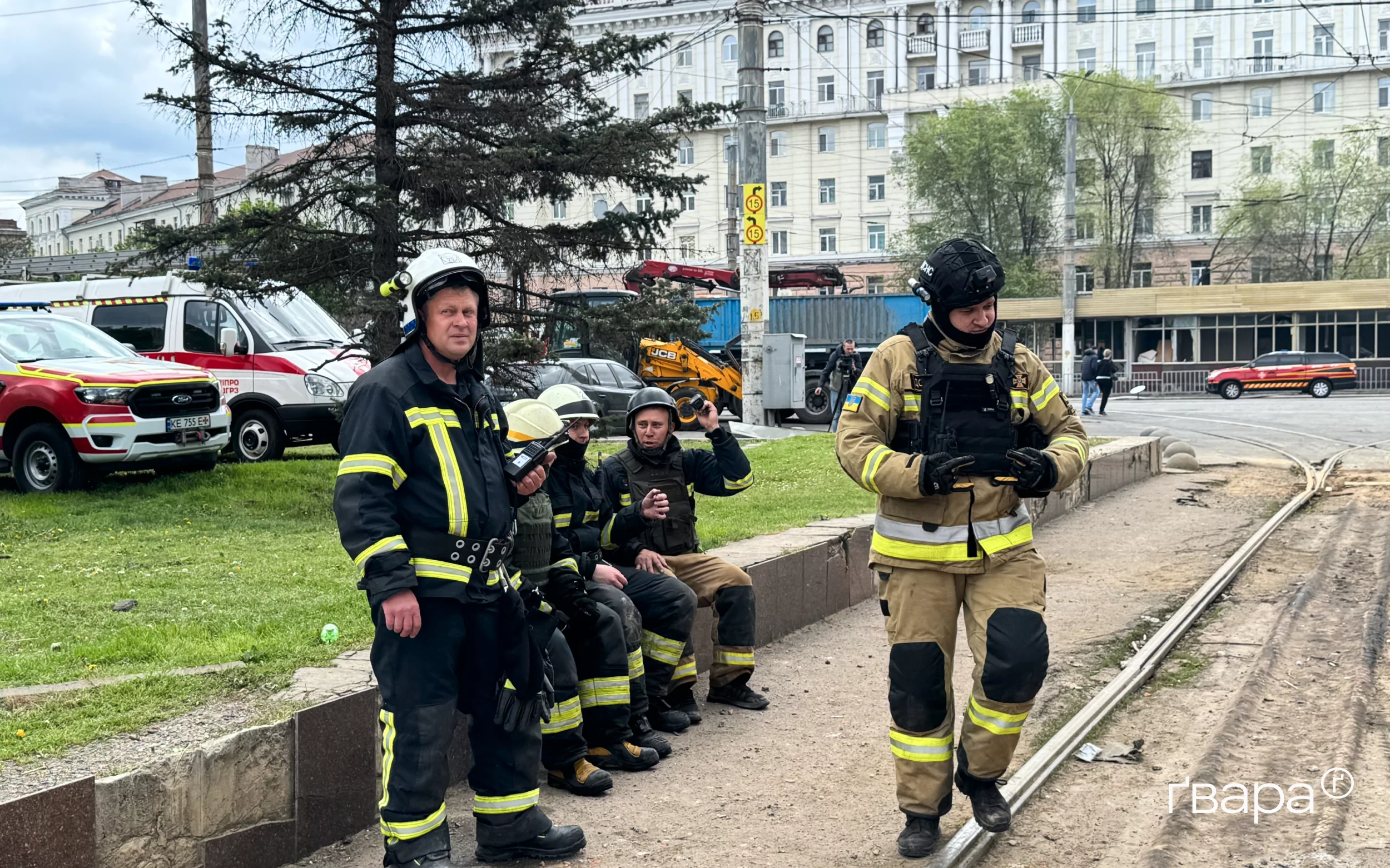 зображення до посту: Росіяни влучили по п’ятиповерхівці у середмісті Дніпра — фото
