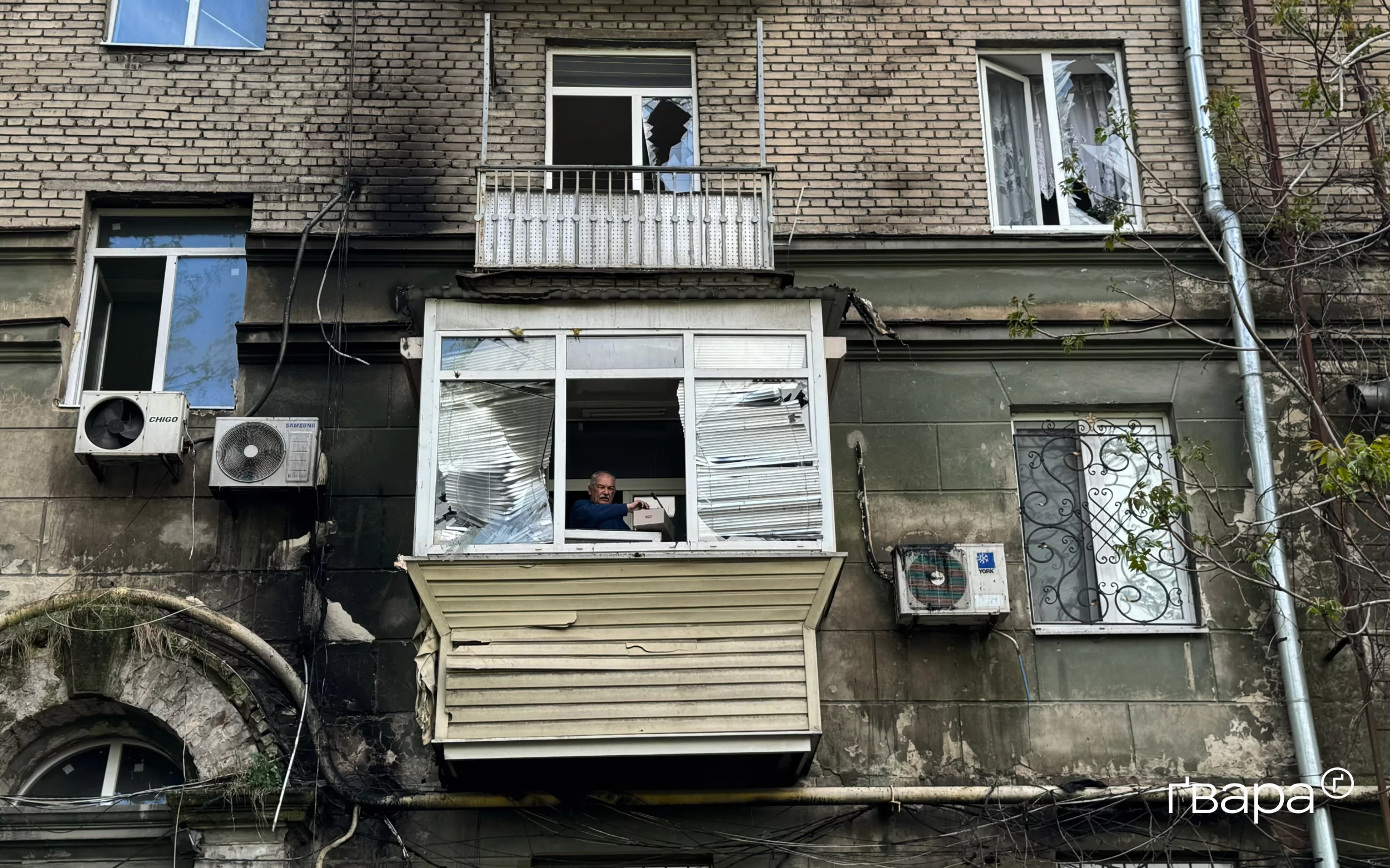 зображення до посту: Росіяни влучили по п’ятиповерхівці у середмісті Дніпра — фото