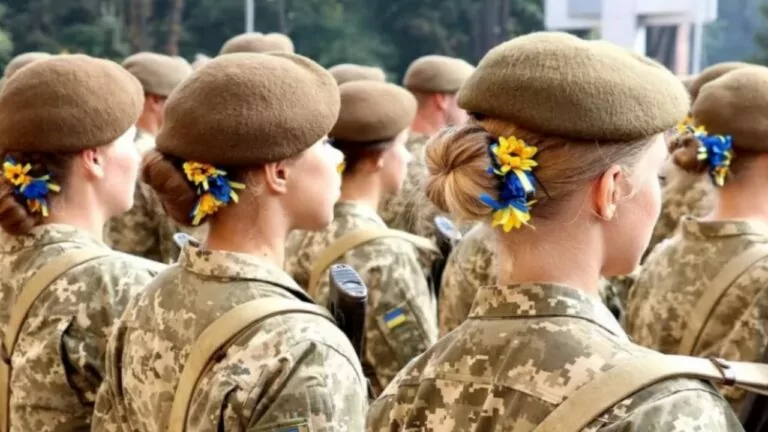 Маніпуляція. До реєстру військовозобов’язаних будуть вносити відомості про всіх жінок від 18 до 60 років
