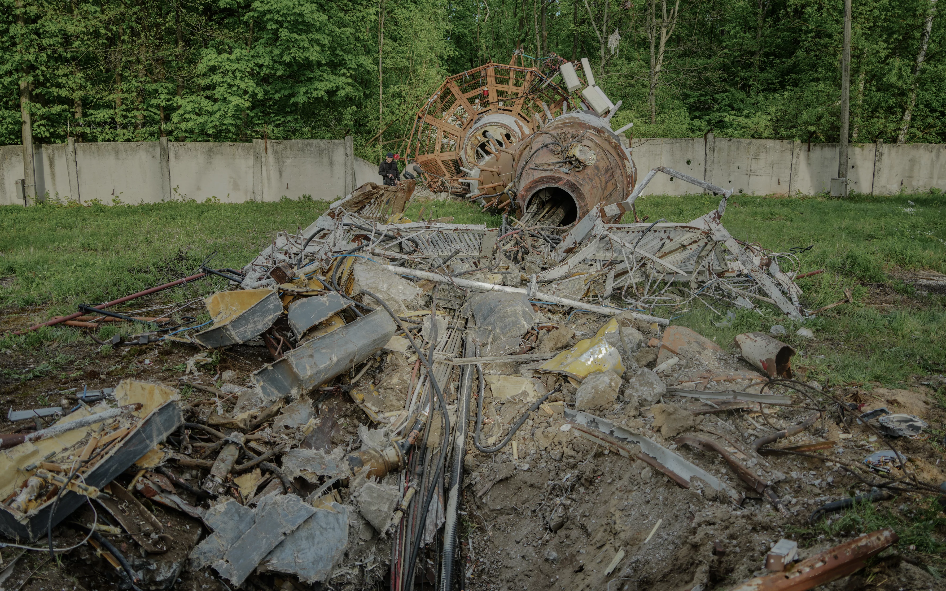 зображення до посту: Official: Russians destroyed Kharkiv TV tower, city&#8217;s &#8220;highest object,&#8221; to intimidate people (photos)