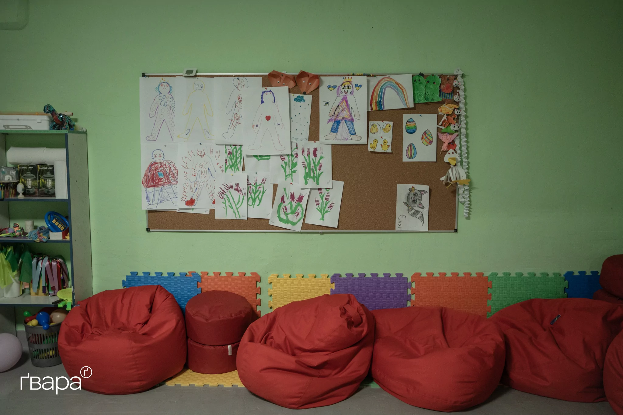 зображення до посту: «Треба відбудувати хоч одну школу, щоб потім ми могли навчати дітей»: як йде відновлення Шевченкового — фото